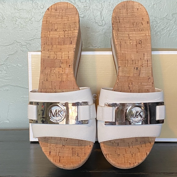 Michael Kors - white & silver cork mules Sz 8 - Picture 2 of 3
